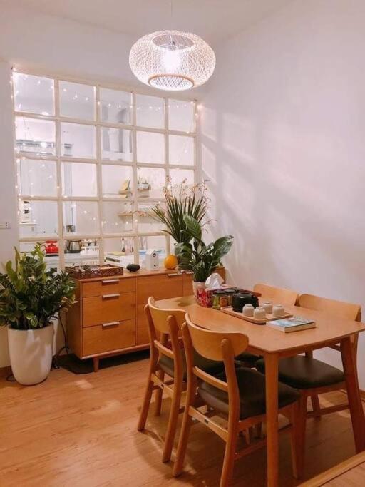 Cuc Cu Nest * Hanoi